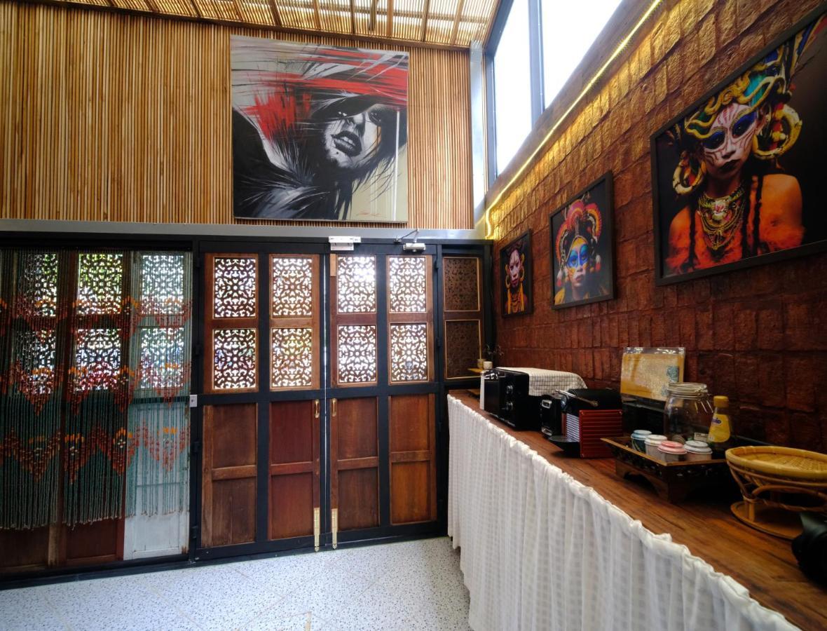 Rinvada House Villa Bangkok Bagian luar foto
